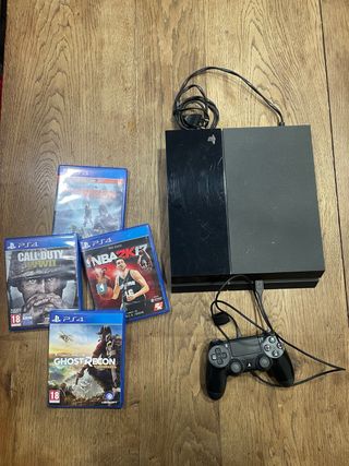 PlayStation 4 con mando y 4 juegos de regalo