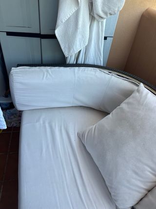 Sofa y cojines terraza kettal