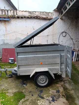 Remolque cerrado coche