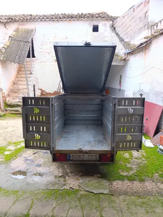 Remolque cerrado coche