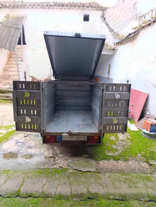 Remolque cerrado coche