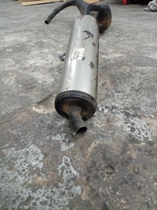 Escape Yamaha TZR 50 de serie