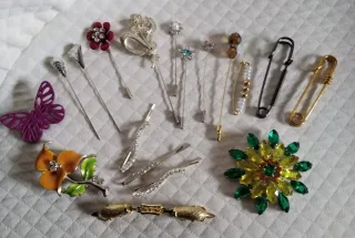Broches varios para ropa