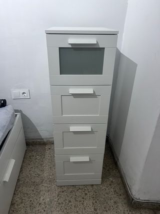 Cómoda 4 cajones Ikea Brimnes