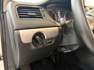 Volkswagen Jetta Advance