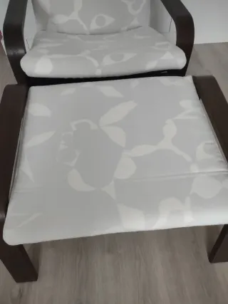 Sillón y reposapiés POÄNG