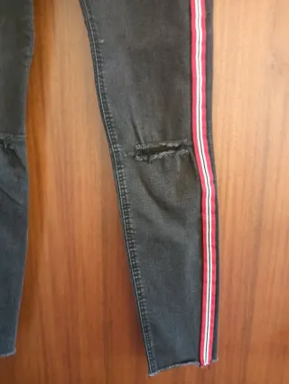 Jeans strappati neri elasticizzati Tg. S Zara