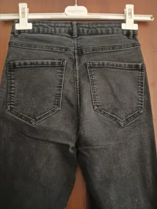 Jeans strappati neri elasticizzati Tg. S Zara