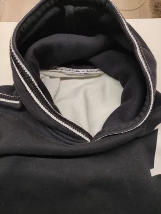 Felpa con cappuccio nera con logo B