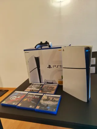 Consola PlayStation 5 + 5 Juegos