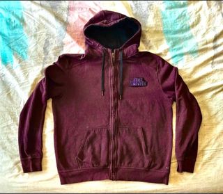 Sudadera con cremallera y capucha