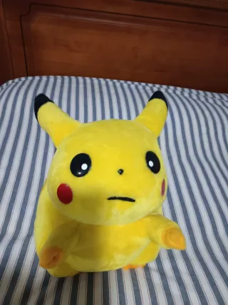 Peluche Pikachu
