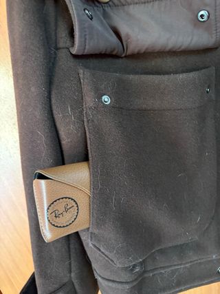 Cazadora marrón, 2 bolsillos. Buen estado.