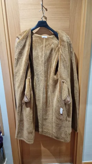 Abrigo largo piel vuelta mujer beige