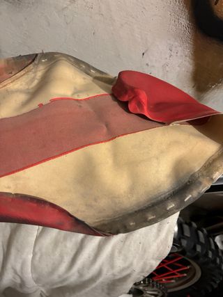 Funda de sillín Honda roja