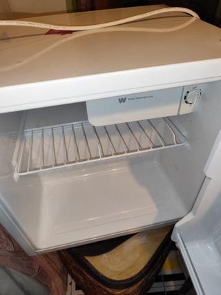 Nevera mini White-Westinghouse