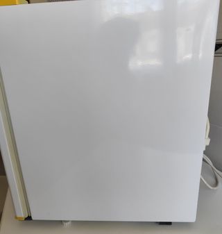 Nevera mini White-Westinghouse. Como nuevo.