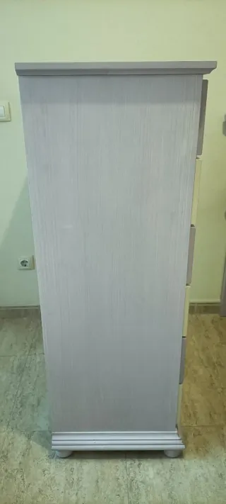 Una cajonera, de 6 cajones