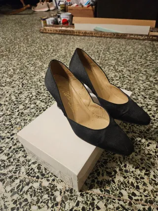 Tacones Manolita negros