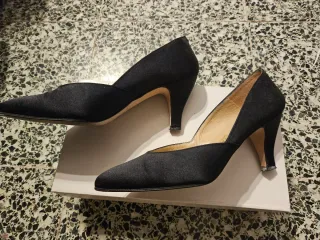 Tacones Manolita negros