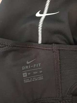 Top nero Nike tg. XS