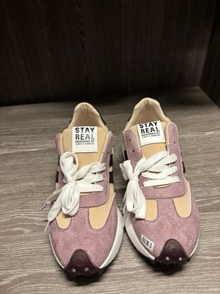 Zapatillas deportivas nuevas