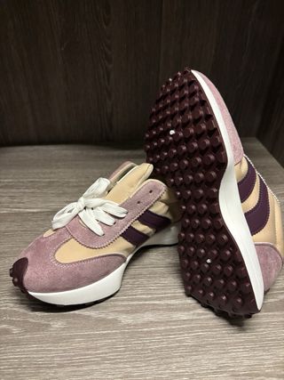 Zapatillas deportivas nuevas