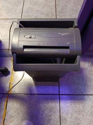 Trituradora de papel gris