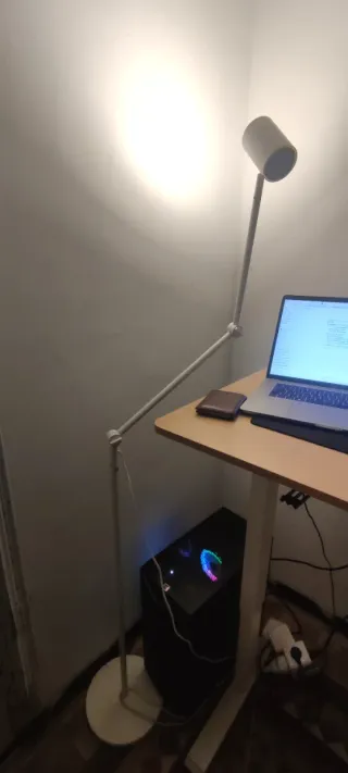 Lampara de pie salón Ikea Nymane.