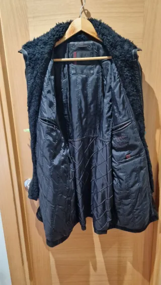 Vendo chaquetón de hombre de cuero negro