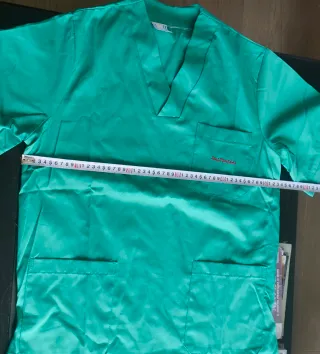 Pijama sanitario de dos piezas . Lote mas barato.