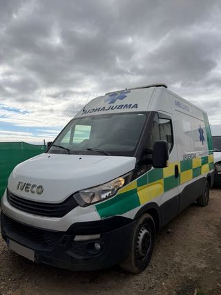 Furgoneta ambulancia Iveco Daily 2017.