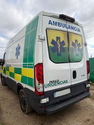 Furgoneta ambulancia Iveco Daily 2017.