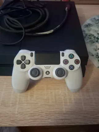 Play station 4+mando, lector de cd estropeado