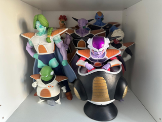 Colección de figuras de Dragon Ball.