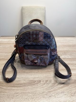 Mochila Bolso Marca Anekke.
