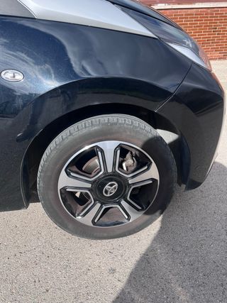 Toyota Aygo 70 1.0 X-Clusiv Style