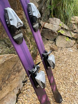 ESQUIS K2 FLOWERS FREESTYLE 168 cm