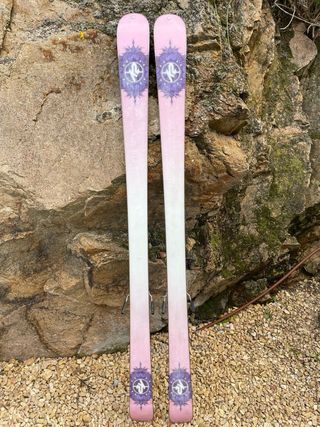 ESQUIS K2 FLOWERS FREESTYLE 168 cm