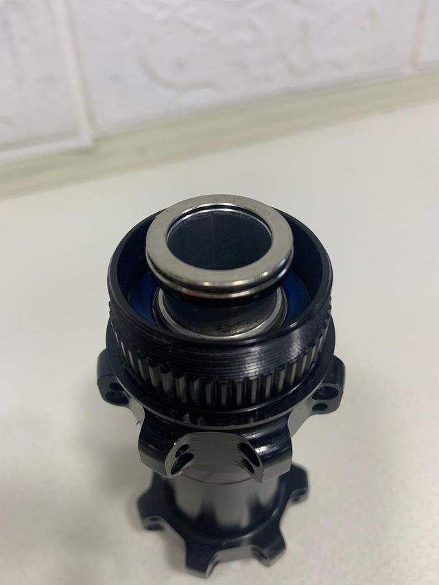 Buje Fulcrum delantero