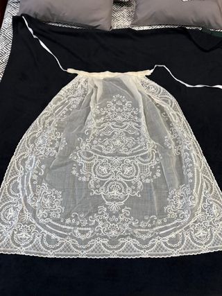 Manteleta y delantal para alicantina o fallera