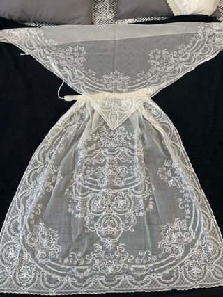 Manteleta y delantal para alicantina o fallera