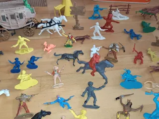 Grande lotto di giocattoli western anni '70 vintage