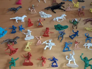 Grande lotto di giocattoli western anni '70 vintage