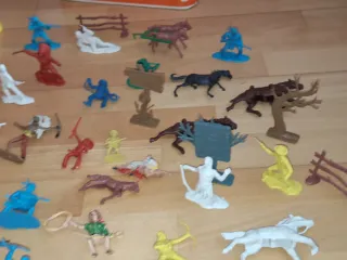 Grande lotto di giocattoli western anni '70 vintage