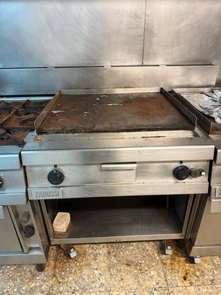 Plancha zanussi industrial.