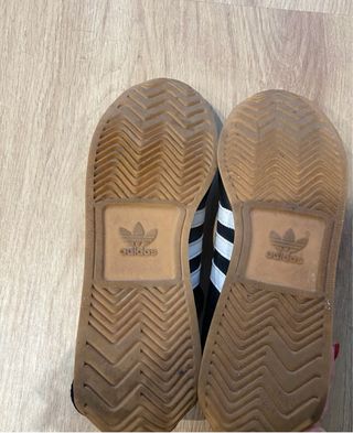 Zapatillas Adidas Edición Limitada Negras