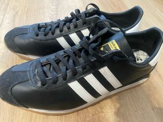 Zapatillas Adidas Edición Limitada Negras