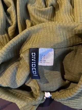 Top verde oliva manga larga