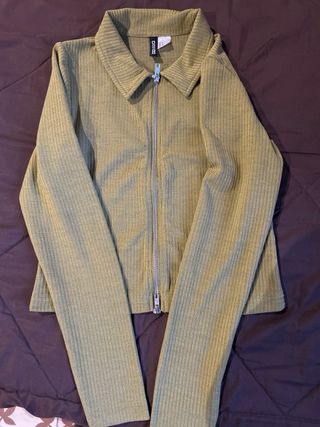 Top verde oliva manga larga